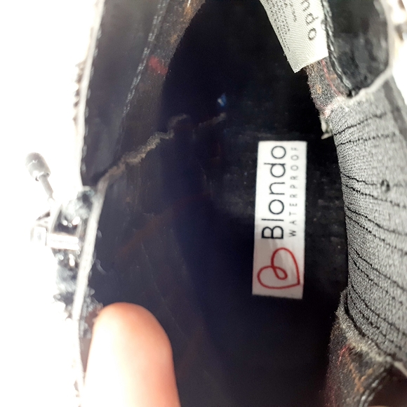 NEW Blondo Elvina Snakeskin Leather Booties C434 - Picture 13 of 14